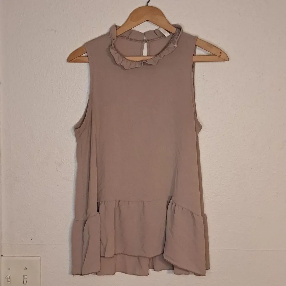 Orange Creek tan sleeveless blouse size small